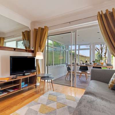 Ty Gwyn - Cottage with Hot Tub, Parking, Dog Friendly
