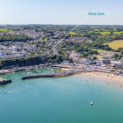 White Sails - Beach and Harbour views