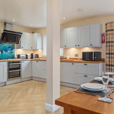 Y Deri - Close to village and beach
