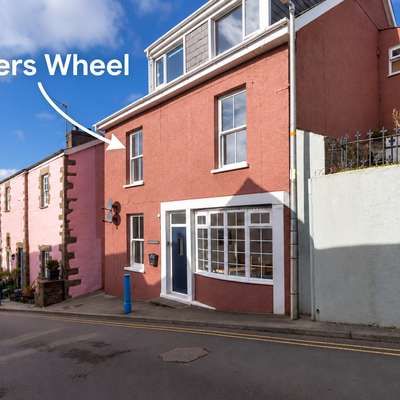Potters Wheel - Central location, Near the Beach