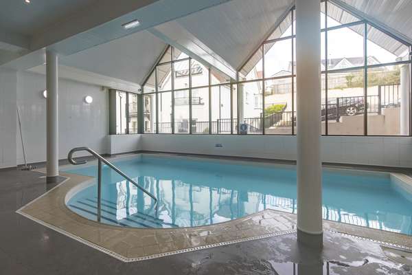 10 Mansion House - Swimming Pool, Sea Views, Gym, Tenby