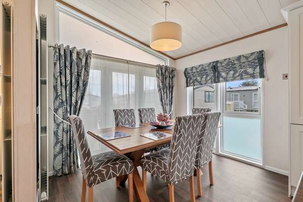 Cormorant - Luxury Lodge, Close to the Beach
