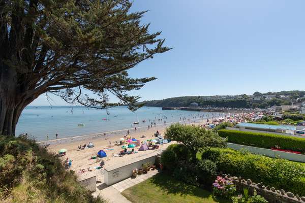 6 Beach Court - Direct Beach Access, Sea Views
