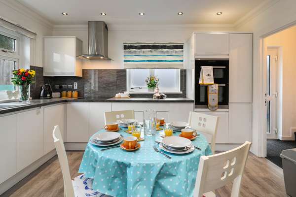 Plas Gwyn - Walk to Beach, Parking, Pet Friendly