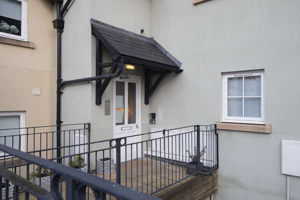12 Rhodewood House - Close to Village and Beach, Sea Glimpses