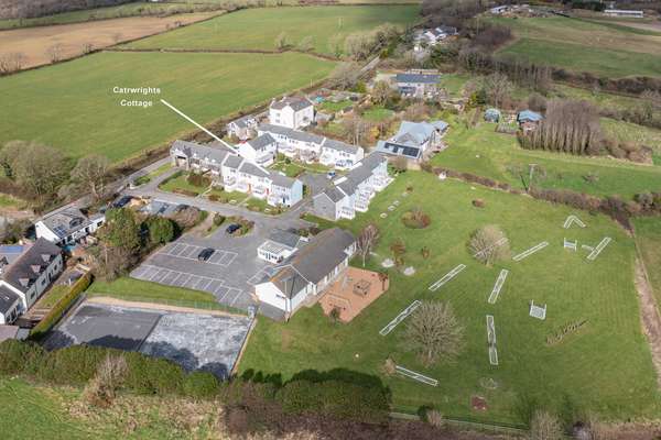 Cartwright's Cottage - Cartwrights Cottage - Cosy Cottage, - Swimming Pool, Table Tennis, Mini Golf, Tennis Court, Play Park