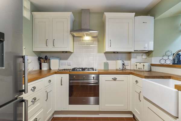 1 Belmont - Town Centre, Close to beach & shops