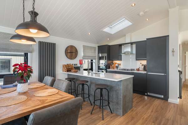 Hiraeth - Luxury Lodge with Hot Tub