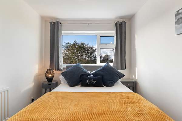 Ty Gwyn - Cottage with Hot Tub, Parking, Dog Friendly
