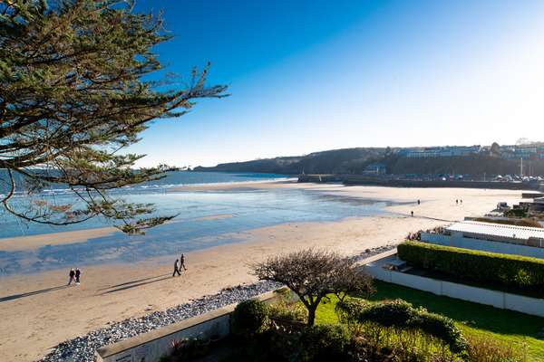 Life's a Beach - Direct beach access, Sea views