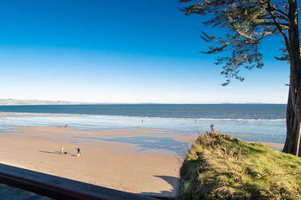 Life's a Beach - Direct beach access, Sea views