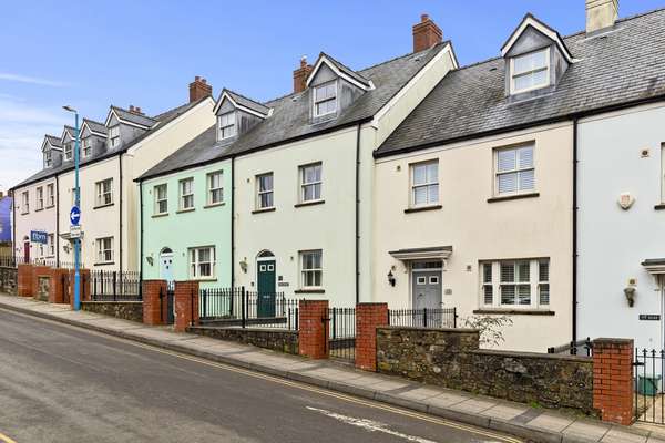 Maes-Y-Berllan - Close to Village and Beach