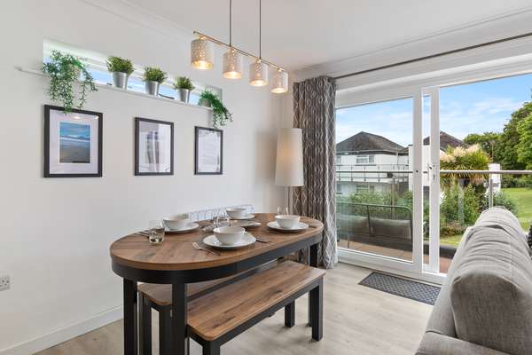 25 Coedrath Park - Sea Views from Balcony, Short Walk to Beach,  Parking
