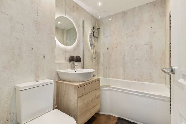 25 Coedrath Park - Sea Views from Balcony, Short Walk to Beach,  Parking