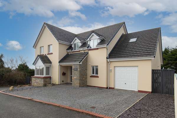 Maynor - Large Luxury House, Log Burner, Central Location