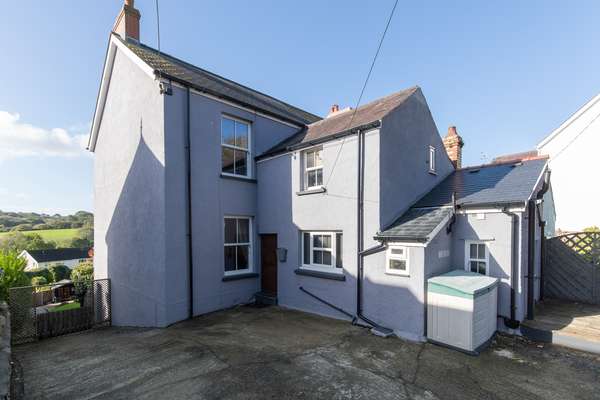 Cartref - Beautiful Cottage, Hot Tub, Countryside Views