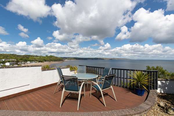 Cystanog Fach - Spectacular Sea Views, Balconies, Parking