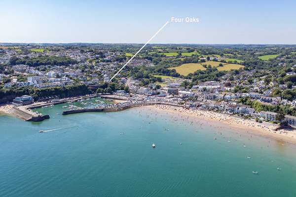Four Oaks - Sea Views, Parking, Enclosed Garden, Dog Friendly