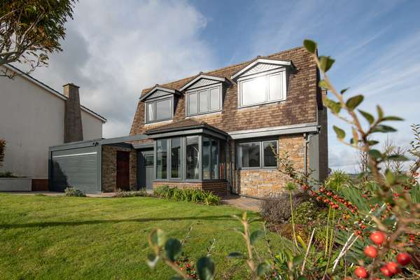 Golwg Y Môr - Sea View Cottage, Hot Tub, Dog Friendly, Parking