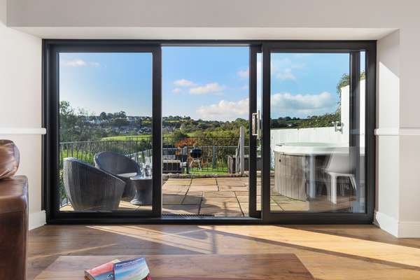 Cartref - Beautiful Cottage, Hot Tub, Countryside Views