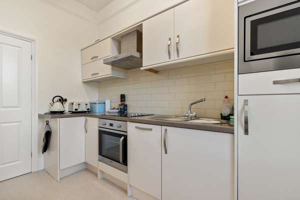Top Sail Apartment - Top Sail - Beautiful Apartment, Minutes Walk to Beach and Town Centre