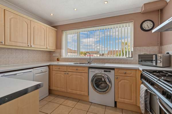 Roslen - Lovely Bungalow, Near Beach and Village