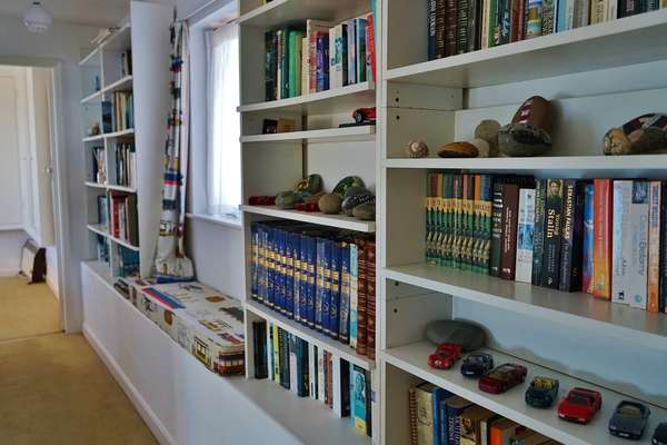 The Cottage - Sea Views, Direct Access to Beach