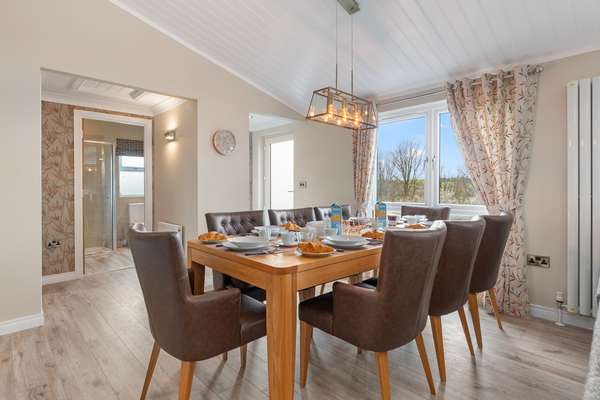 Valley View - Luxury Lodge, Cottage, Hot Tub