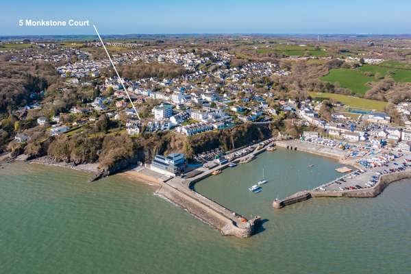 5 Monkstone Court - Close to village and beach