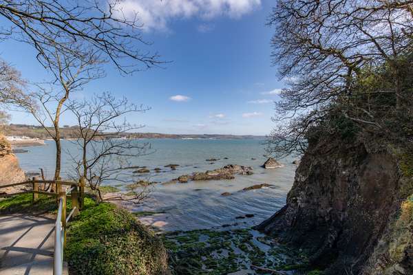 5 Monkstone Court - Close to village and beach