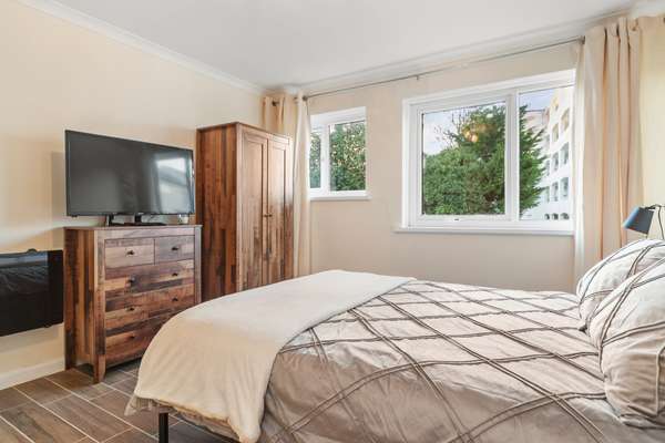 5 Monkstone Court - Close to village and beach
