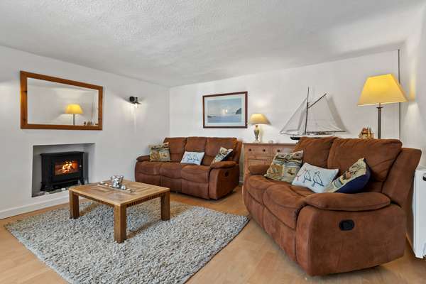 Strand Cottage - Saundersfoot property, direct beach access