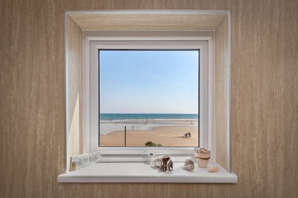 Strand Cottage - Saundersfoot property, direct beach access