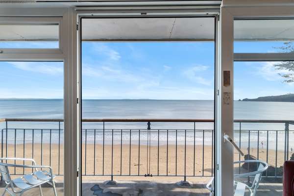 On The Beach - Direct Beach Access, Spectacular Sea Views
