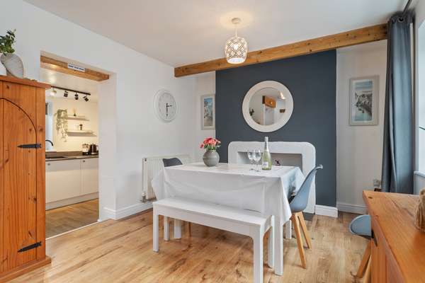 Ocean Cottage - Walk to Beach, Countryside Views