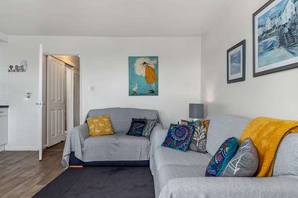 Swn Y Tonnau - Sea Front Apartment, Spectacular Sea Views, Parking, Direct Beach Access