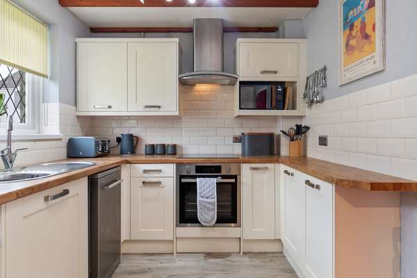 Cartwright's Cottage - Cartwrights Cottage - Cosy Cottage, - Swimming Pool, Table Tennis, Mini Golf, Tennis Court, Play Park