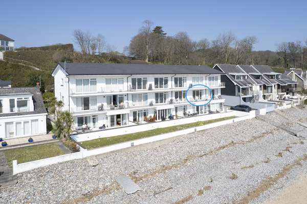 9 Strandways - Sea Views, Parking, Beach Access