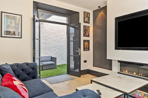 1 Bedford House - Close to Town and Seafront