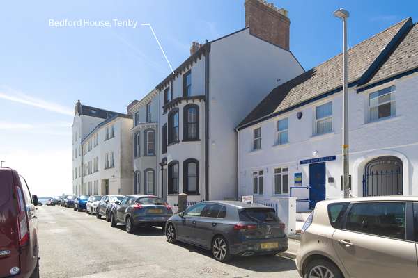 1 Bedford House - Close to Town and Seafront