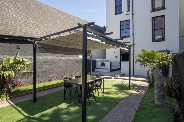 2 Bedford House - Close to Town and Seafront