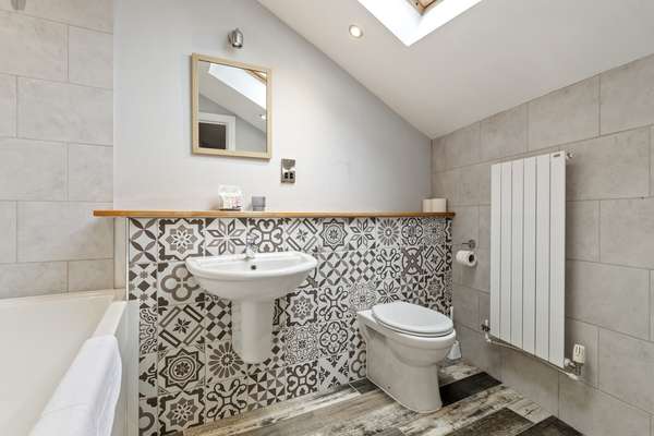 Billycan Penthouse - Tenby town, close to beaches and shops