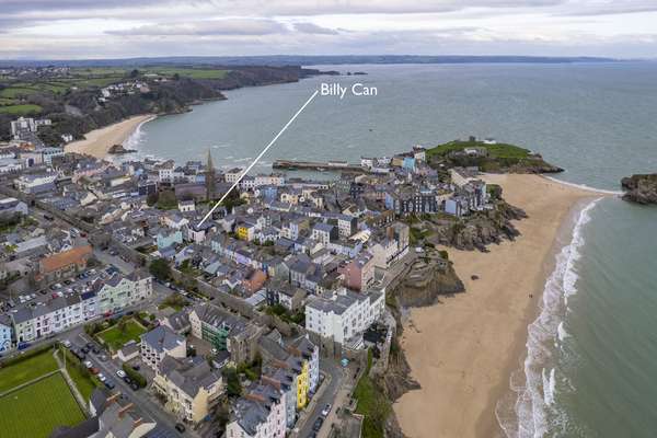 Billycan Penthouse - Tenby town, close to beaches and shops