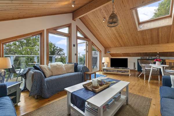 The Bluebell - Luxury Lodge with Hot Tub