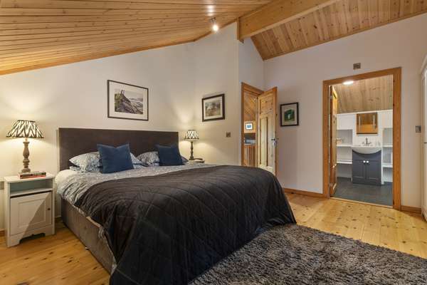 The Bluebell - Luxury Lodge with Hot Tub