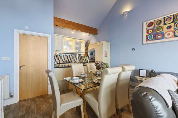 The Chandlery - Panoramic Sea Views, with Parking