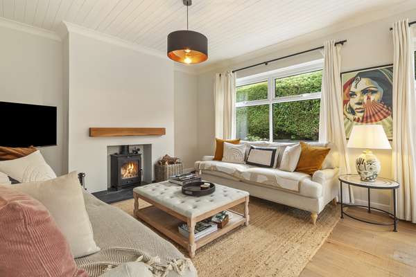 Fern Hill - Close to village and beach