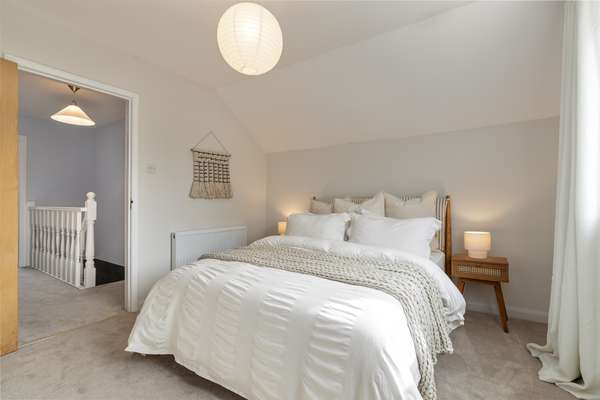 Fern Hill - Close to village and beach