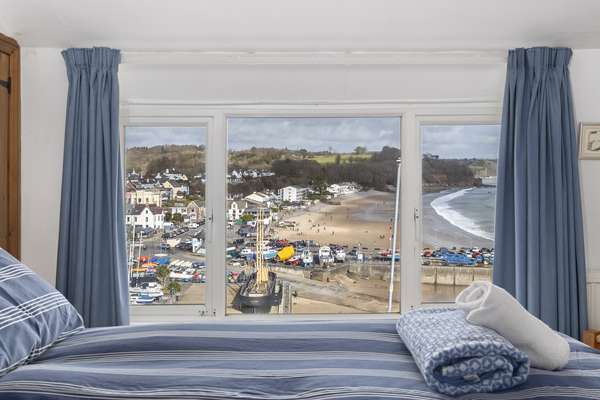 Hill Cottage - Saundersfoot, Sea Views, with Parking