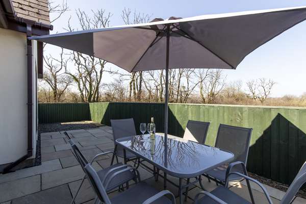 Honeyfield Lodge - Rural Views, Close to beaches